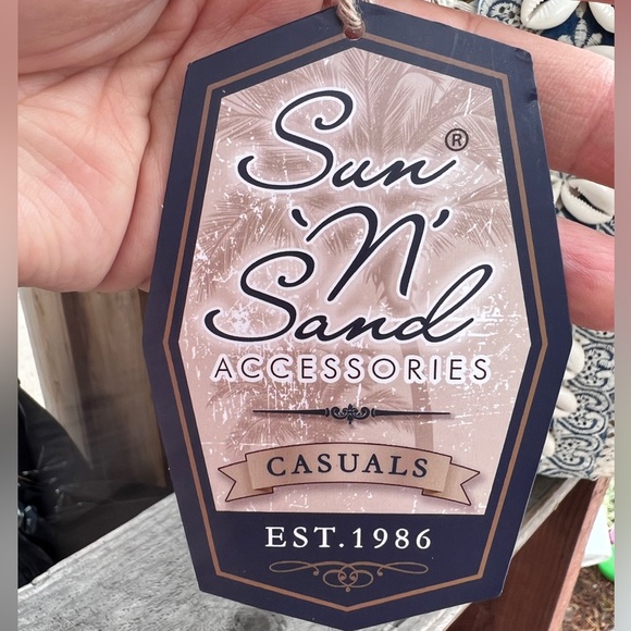 Sun N’ Sand summer beach women tote with shells - Picture 3 of 3